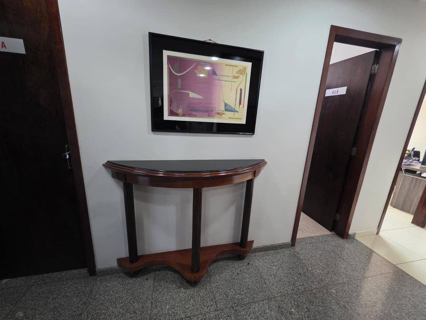 Foto 76 de 122: Comercial em leilão em Cascavel - PR — EDIFÍCIO COMERCIAL (CASCAVEL) E BENS MÓVEIS