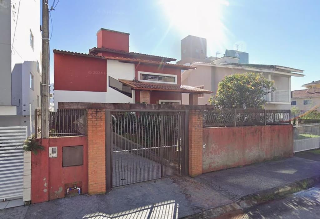 Casa em leilão em Palhoça - SC, bairro Passa Vinte — Casa 300m², Bairro Passa Vinte Palhoça/SC