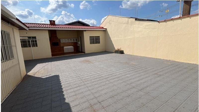 Foto 9 de 10: Casa em leilão em Cacoal - RO — CASA RESIDENCIAL | A.T. 326,41 M² E A.C. 326,41M² - INDUSTRIAL | EM CACOAL/RO - LEILÃO EMPRESARIAL SISTÊMICO SICREDI