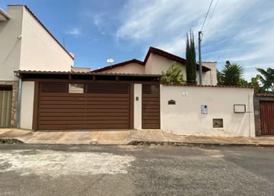 Casa em leilão em Lavras - MG — Casa 150m², Ocupado, em Lavras/MG