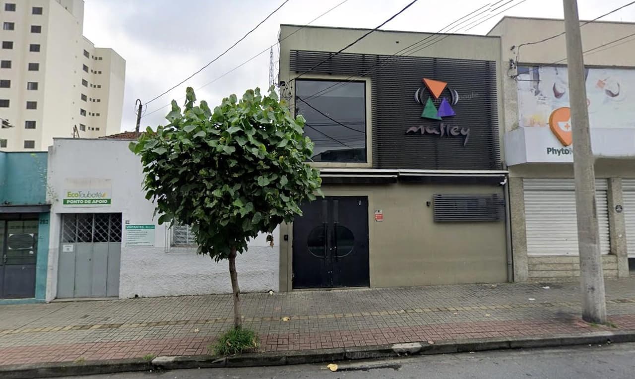 Foto 1 de 3: Comercial em leilão em Taubaté - SP — Prédio Comercial 380m², Centro, Taubaté/SP - Ocupado