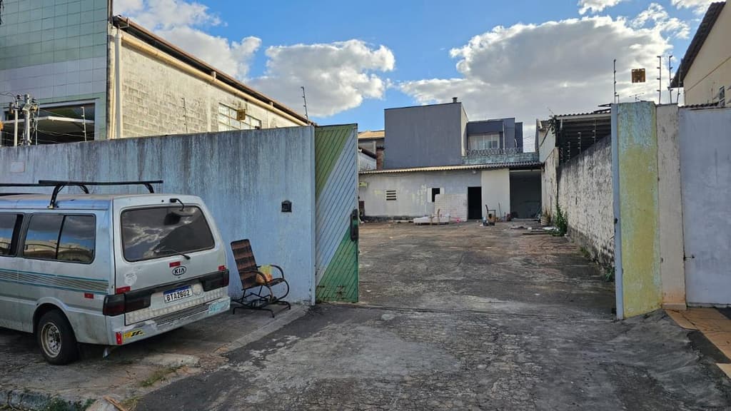 Foto 10 de 14: Comercial em leilão em Aparecida De Goiânia - GO — Galpão 391m², Desocupado, Vila Brasília, Aparecida de Goiânia/GO
