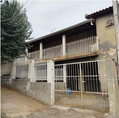 Foto 6 de 6: Casa em leilão em Bandeirantes - PR, bairro Vila Lordani — Casa com área de 119,29m², área de terreno 103,16m² - localizado na Rua Manoel Marques Godinho, n° 559, Vila Lordani, Bandeirantes/PR.