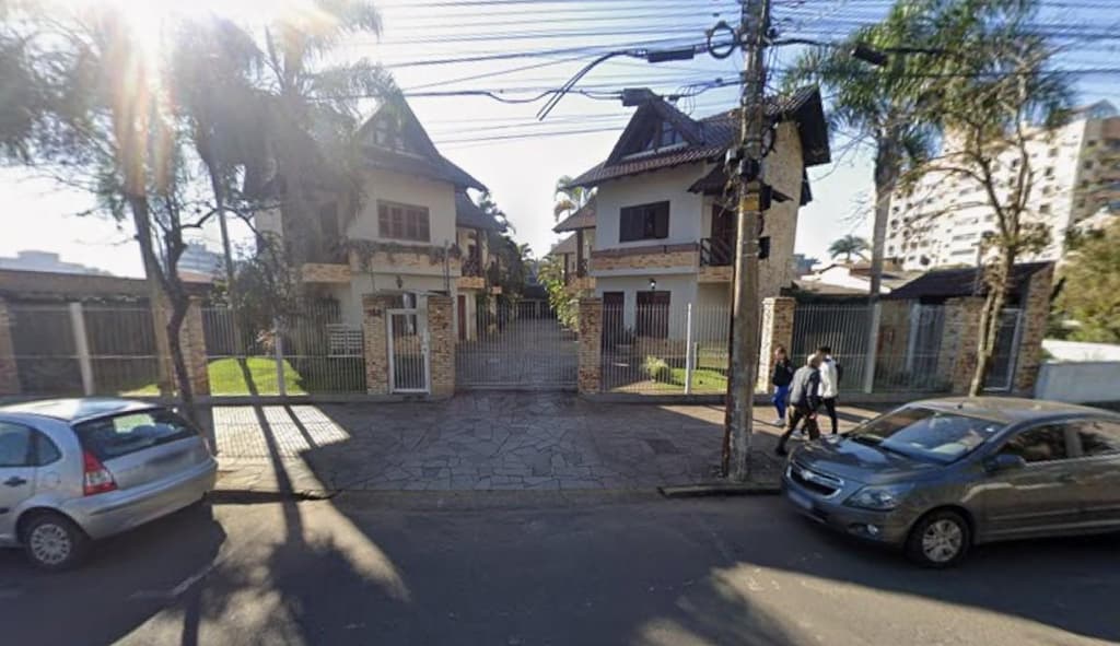 Foto 2 de 6: Casa em leilão em Cachoeirinha - RS, bairro Vila Cachoeirinha — Sobrado 197m², 1 Vaga no Residencial Tapajós na Vila Cachoeirinha em Cachoeirinha/RS