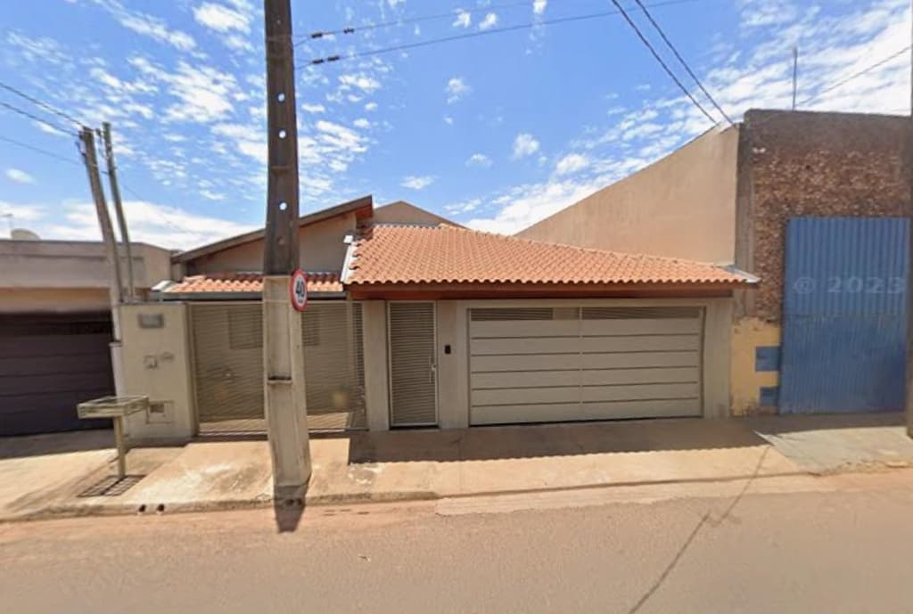 Foto 1 de 3: Casa em leilão em Novo Horizonte - SP — Casa com Terreno de 164m² no Jardim São Vicente de Paulo em Novo Horizonte/SP.