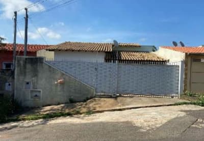 Casa em leilão em Lavras - MG — Casa 87m², em Lavras/MG - Ocupado