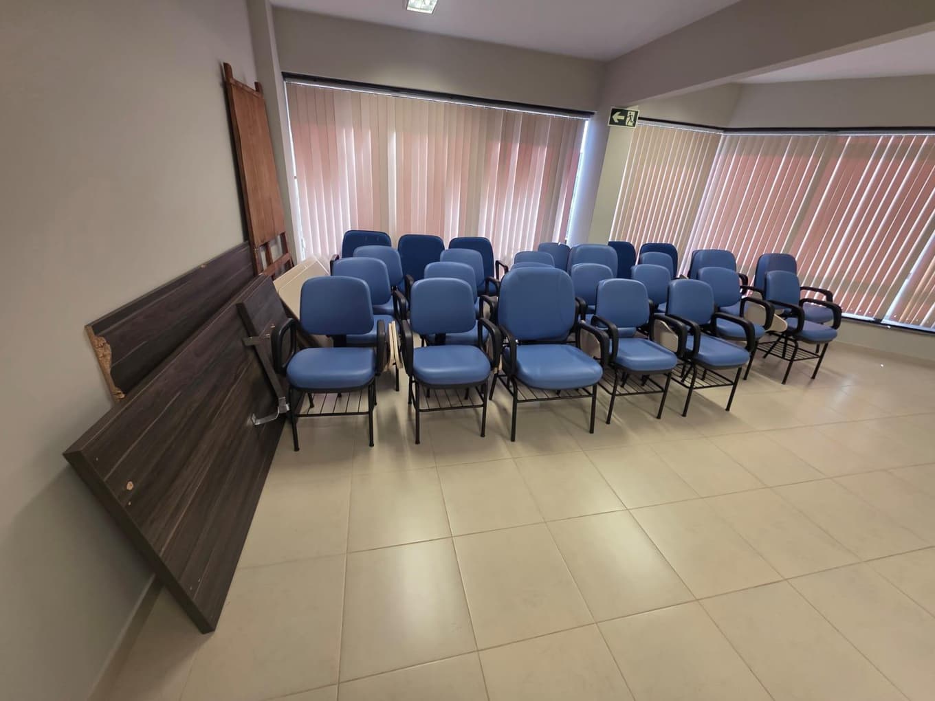 Foto 86 de 122: Comercial em leilão em Cascavel - PR — EDIFÍCIO COMERCIAL (CASCAVEL) E BENS MÓVEIS