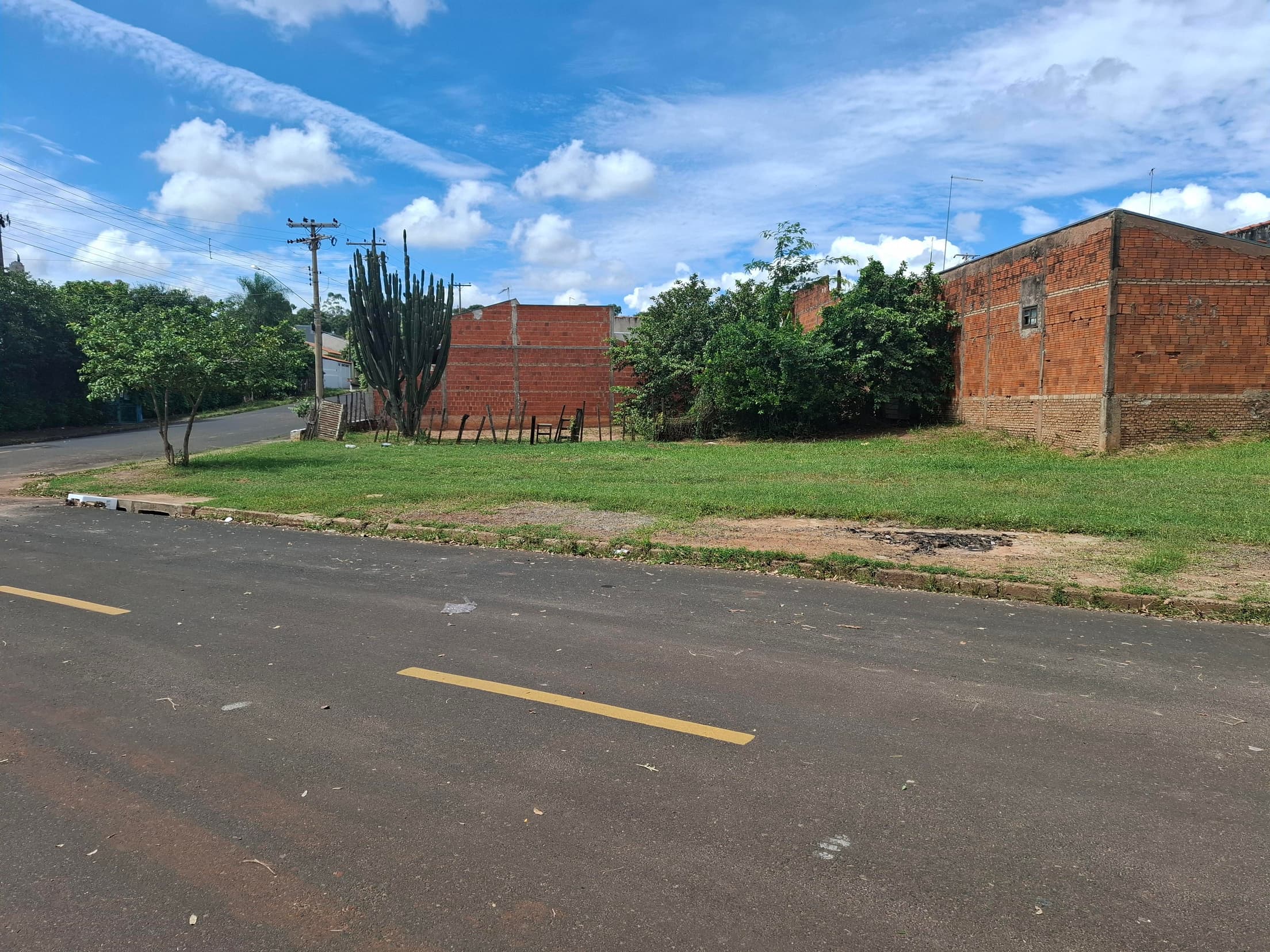 Foto 1 de 11: Terreno em leilão em Mirassol - SP — TERRENO DE 330m² DO LOTEAMENTO PQ. RES. CELINA DALUL, MIRASSOL/SP | MATRICULA 26.296