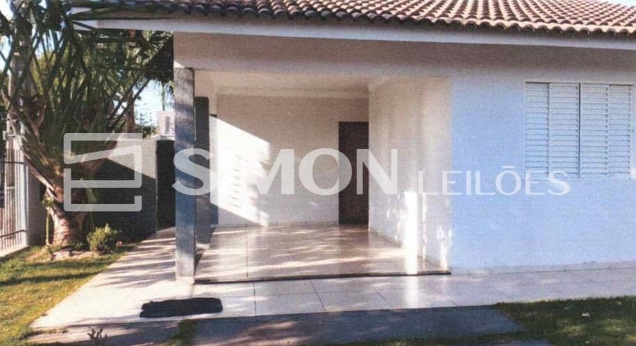 Foto 4 de 8: Casa em leilão em Atalaia - PR — Atalaia/PR: Imóvel residencial, CASA com aproximadamente 185m², em alvenaria com acabamento em porcelanato, rebaixado em gesso e sancas, móveis planejados em cozinha, quartos e banheiro. Possui piscin