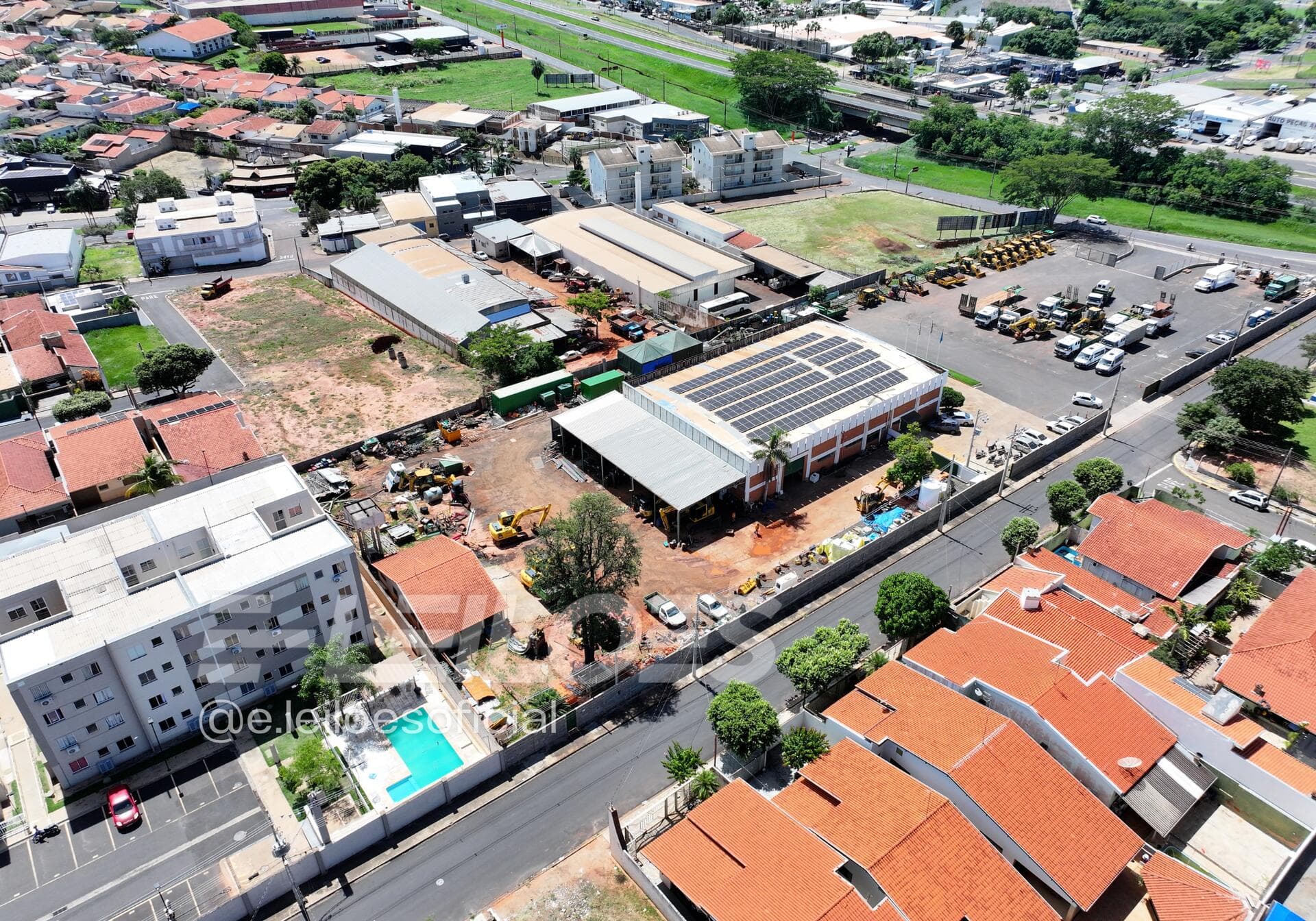 Foto 2 de 6: Comercial em leilão em Votuporanga - SP, bairro Jardim Botura — Comercial/Industrial, área total 6.758,72m² - Votuporanga/SP