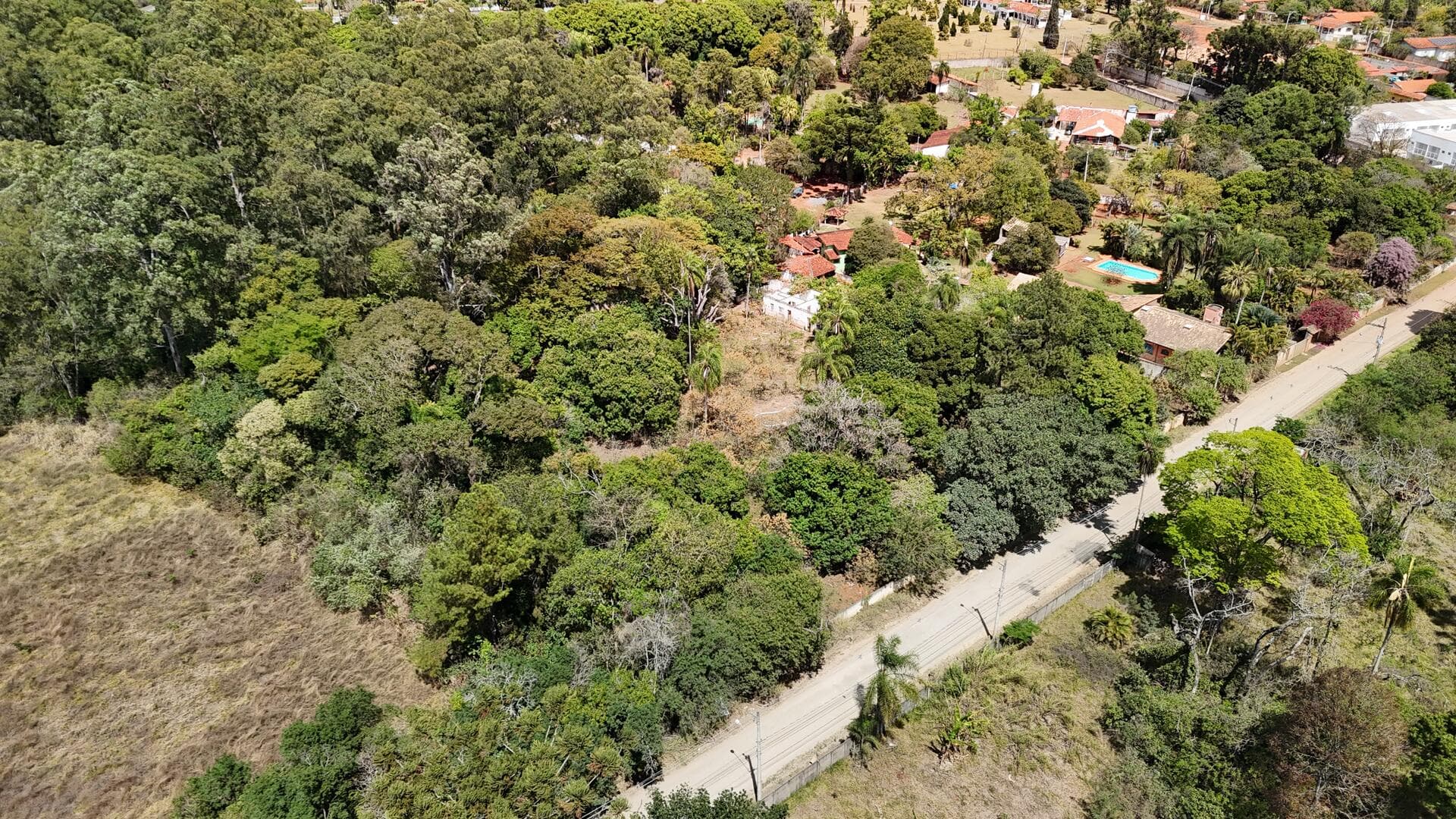 Foto 17 de 46: Terreno em leilão em Araçoiaba Da Serra - SP — Terreno com área de 4.235m² - Araçoiaba da Serra SP