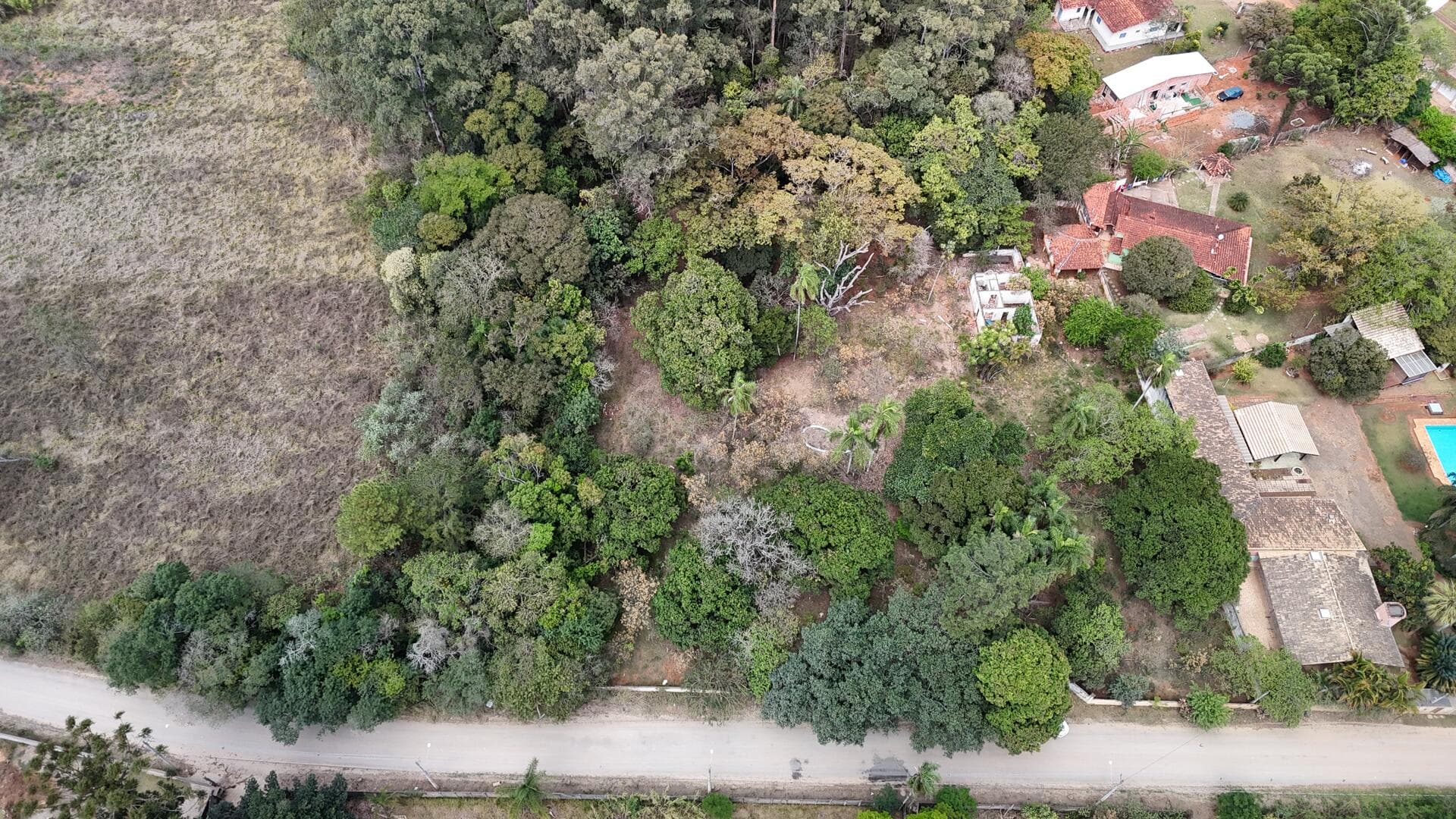 Foto 33 de 46: Terreno em leilão em Araçoiaba Da Serra - SP — Terreno com área de 4.235m² - Araçoiaba da Serra SP