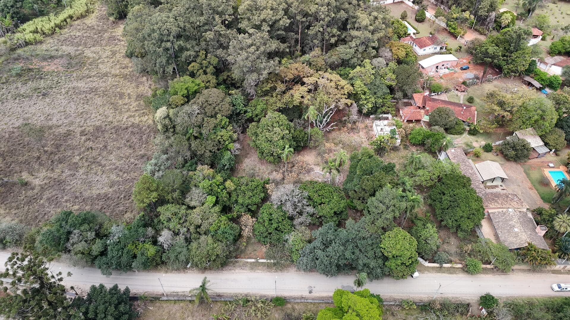 Foto 34 de 46: Terreno em leilão em Araçoiaba Da Serra - SP — Terreno com área de 4.235m² - Araçoiaba da Serra SP
