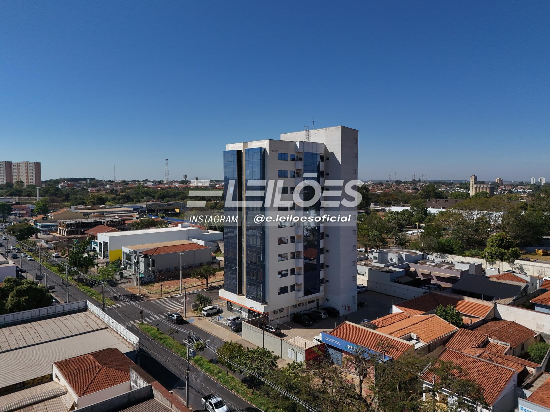 Foto 2 de 5: Comercial em leilão em Araraquara - SP, bairro Vila Velosa — Sala comercial, área total de 71,4327m² - Araraquara/SP