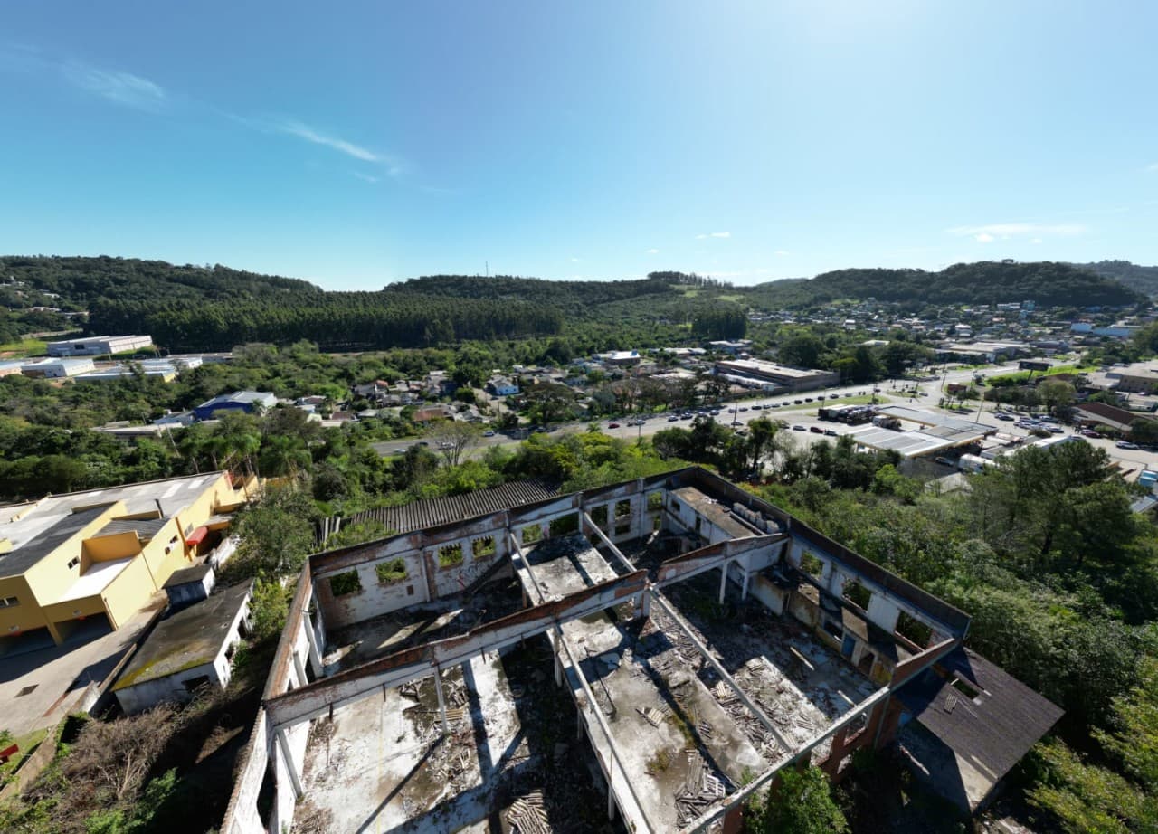 Foto 23 de 38: Terreno em leilão em Novo Hamburgo - RS, bairro Roselândia — TERRENO DE 7.341,87m² FRENTE PARA A BR 116 EM NOVO HAMBURGO/RS