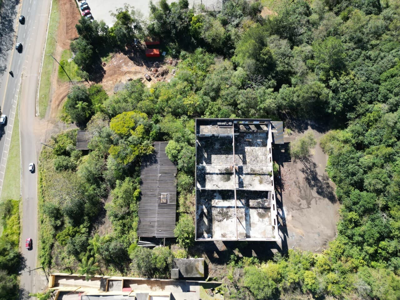 Foto 28 de 38: Terreno em leilão em Novo Hamburgo - RS, bairro Roselândia — TERRENO DE 7.341,87m² FRENTE PARA A BR 116 EM NOVO HAMBURGO/RS