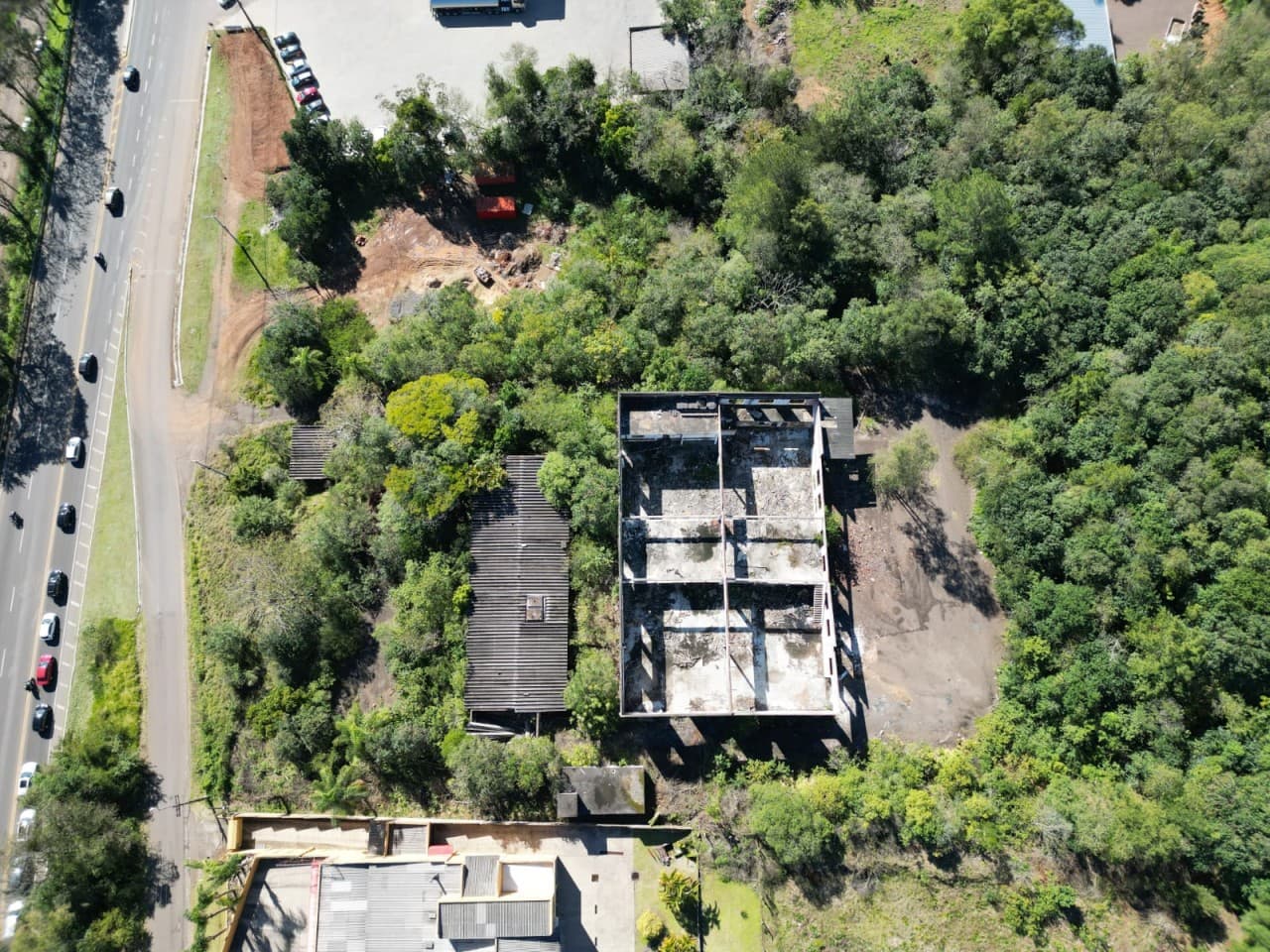 Foto 29 de 38: Terreno em leilão em Novo Hamburgo - RS, bairro Roselândia — TERRENO DE 7.341,87m² FRENTE PARA A BR 116 EM NOVO HAMBURGO/RS