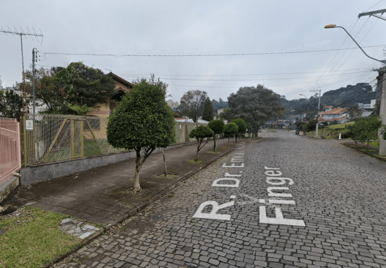 Foto 4 de 5: Terreno em leilão em Caxias Do Sul - RS — TERRENO COM ÁREA DE 911m² E UMA CASA DE 535m² EM CAXIAS DO SUL/RS