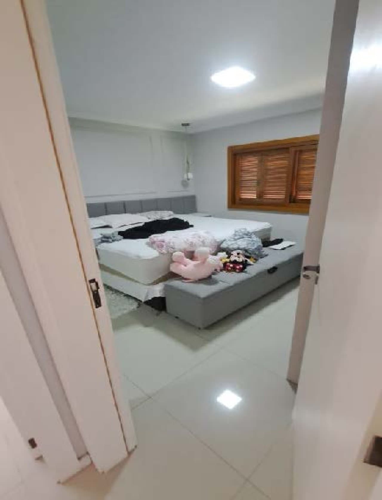 Foto 4 de 13: Casa em leilão em Campo Bom - RS — CASA COM ÁREA DE 77.52m² E TELHEIRO DE 15.75m² SOBRE TERRENO DE 427.27m² NA CIDADE DE CAMPO BOM