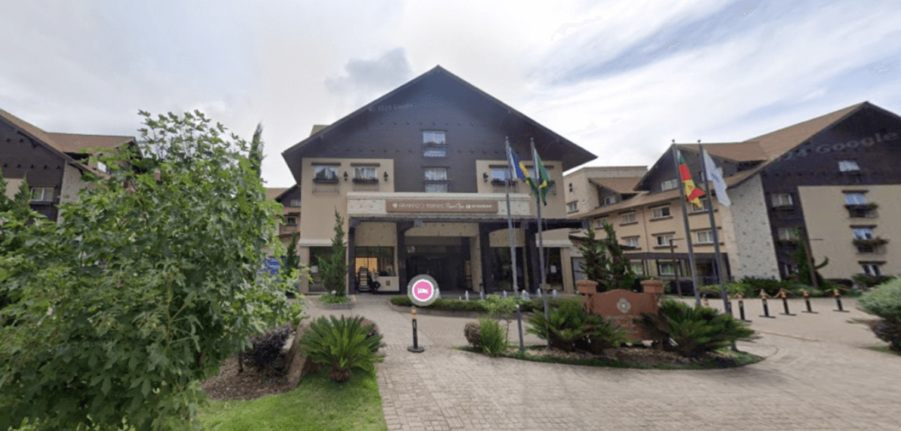 Foto 2 de 6: Apartamento em leilão em Gramado - RS, bairro Carazal — COTA 3 DA UNIDADE AUTÔNOMA 116 DO BLOCO E, CLASSIC DIAMANTE PRIORIDADE “I” DO GTR HOTÉIS E RESORT (GRAMADO TERMAS RESORT E SPA)