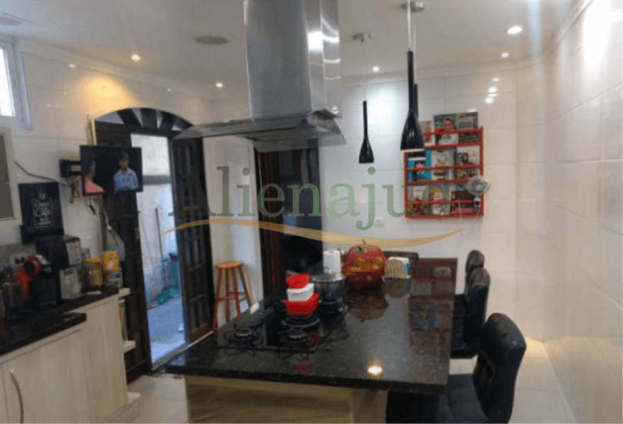 Foto 13 de 13: Terreno em leilão em Guarujá - SP — Residência geminada assobrada e edícula c/ área útil de 131,61625m² situada na Rua Attilio Gelsomini Residência geminada assobrada e edícula c/ área útil de 131,61625m² situada na Rua Attilio Gelsomini