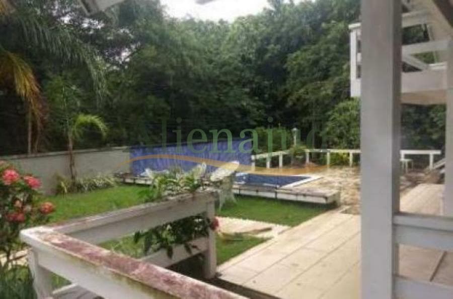 Foto 2 de 14: Casa em leilão em São Sebastião - SP — DIREITOS - Casa no Condomínio LA RESERVE DU MOULIN em São Sebastião DIREITOS - Casa no Condomínio