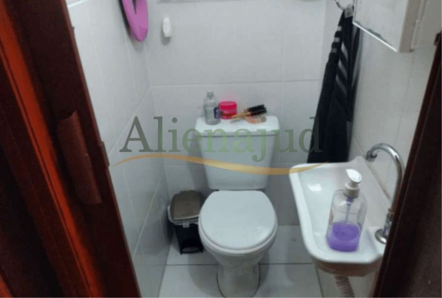 Foto 10 de 13: Terreno em leilão em Guarujá - SP — Residência geminada assobrada e edícula c/ área útil de 131,61625m² situada na Rua Attilio Gelsomini Residência geminada assobrada e edícula c/ área útil de 131,61625m² situada na Rua Attilio Gelsomini