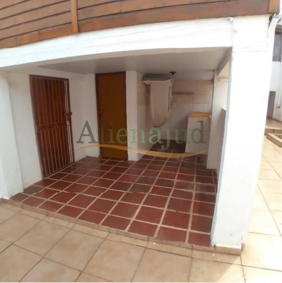 Foto 4 de 15: Comercial em leilão em Jaguariúna - SP — Prédio residencial c/ área de 250m² situado à Rua João Pires Germano Imóveis em Jaguariúna/SP