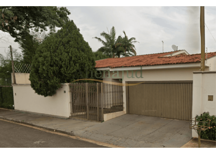 Casa em leilão em Lençóis Paulista - SP — Casa c/ 213,99m² situada na Rua Castro Alves Casa c/ 213,99m² situada na Rua Castro Alves