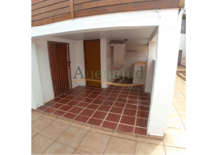 Foto 1 de 15: Comercial em leilão em Jaguariúna - SP — Prédio residencial c/ área de 250m² situado à Rua João Pires Germano Imóveis em Jaguariúna/SP