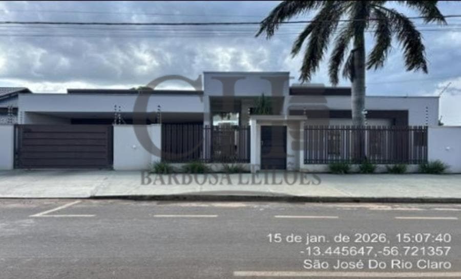Foto 1 de 16: Casa em leilão em São José Do Rio Claro - MT, bairro Centro — IMÓVEL RESIDENCIAL (S JOSÉ DO RIO CLARO) 600m² LEILÃO CONDICIONAL - MATO GROSSO