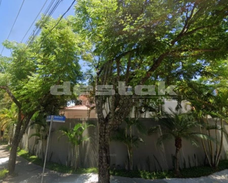 Foto 3 de 3: Casa em leilão em São Paulo - SP, bairro Vila Madalena — Casa de Alto Padrão na Vila Madalena/SP Casa de Alto Padrão na Vila Madalena/SP