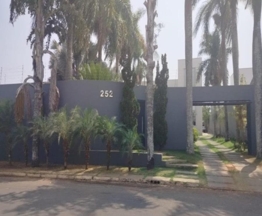 Foto 1 de 50: Casa em leilão em Patos De Minas - MG, bairro Alto dos Caiçaras — Patos de Minas/MG - Alto dos Caiçaras - Casa com 790m² Leilão Banco Inter