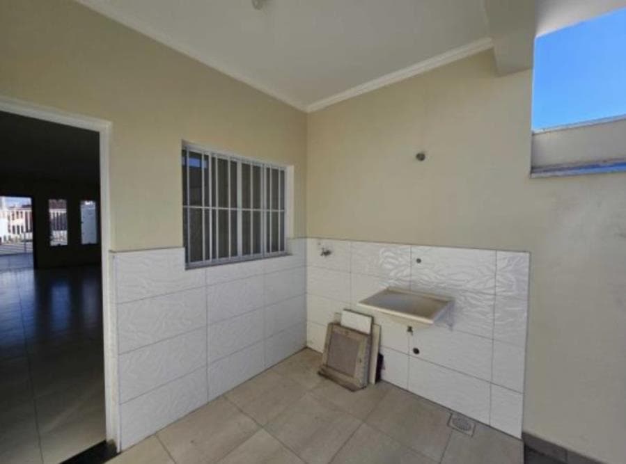 Foto 6 de 18: Casa em leilão em Sorocaba - SP, bairro Piragibu — Sorocaba/SP - Parque Jardim Nathália - Casa com 66m² Leilão Banco Inter