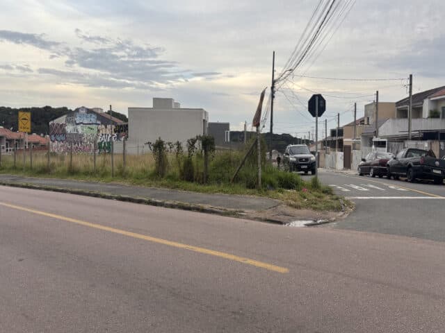 Foto 2 de 10: Terreno em leilão em Curitiba - PR, bairro Tatuquara — LOTE DE TERRENO NO 01 (UM), DA QUADRA N° 05 (CINCO), DA PLANTA MORADIAS LAGUNA II