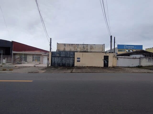 Foto 4 de 10: Terreno em leilão em Curitiba - PR — IMOVEL: LOTE DE TERRENO SOB NO 17, QUADRA NO 43 DA PLANTA FANNY NO 1, MEDINDO 12,00M. DE FRENTE PARA A RUA OMILIO MONTEI