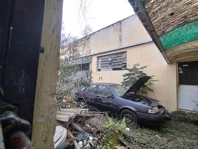 Foto 10 de 10: Terreno em leilão em Curitiba - PR — IMOVEL: LOTE DE TERRENO SOB NO 17, QUADRA NO 43 DA PLANTA FANNY NO 1, MEDINDO 12,00M. DE FRENTE PARA A RUA OMILIO MONTEI