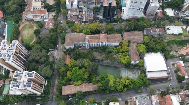 Foto 7 de 8: Comercial em leilão em Porto Alegre - RS, bairro Petrópolis — Imóvel Com 21.404 M2 Em Região Nobre De Porto Alegre.