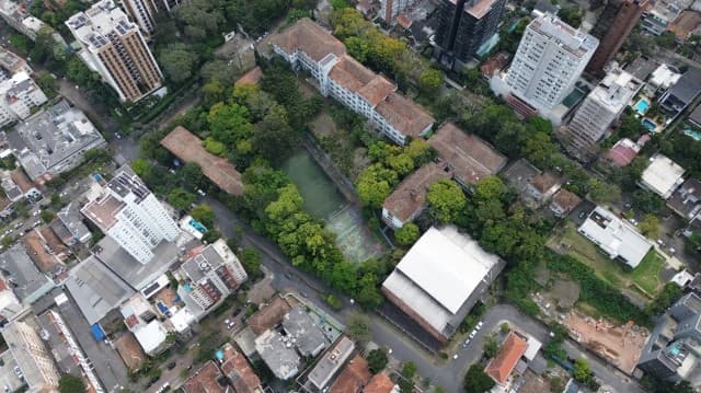 Foto 8 de 8: Comercial em leilão em Porto Alegre - RS, bairro Petrópolis — Imóvel Com 21.404 M2 Em Região Nobre De Porto Alegre.