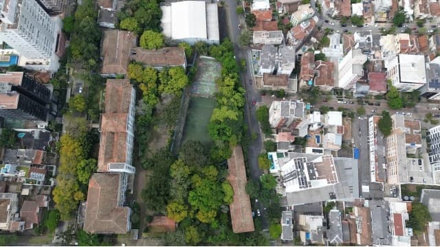 Foto 6 de 8: Comercial em leilão em Porto Alegre - RS, bairro Petrópolis — Imóvel Com 21.404 M2 Em Região Nobre De Porto Alegre.