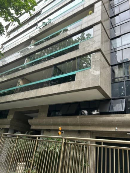Foto 2 de 8: Apartamento em leilão em Rio De Janeiro - RJ — APT LEBLON - EXCELENTE COBERTURA -205M