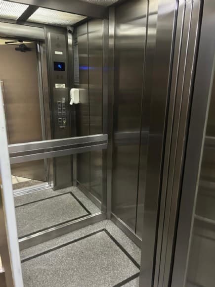 Foto 3 de 8: Apartamento em leilão em Rio De Janeiro - RJ — APT LEBLON - EXCELENTE COBERTURA -205M