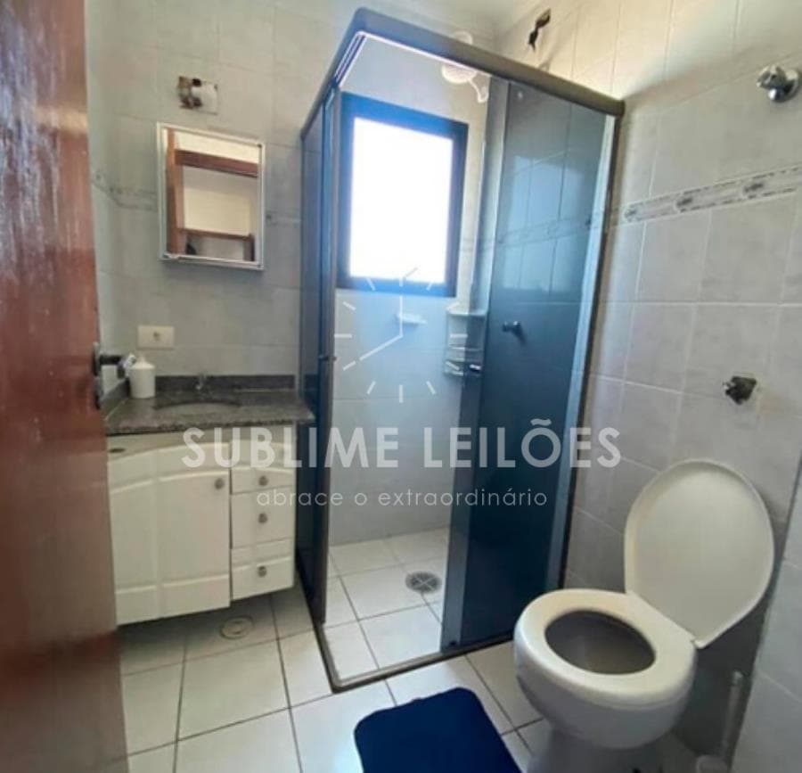 Foto 3 de 21: Apartamento em leilão em Mongaguá - SP — Suíte | 2 vagas | Útil de 55m² Apartamento em Mongaguá