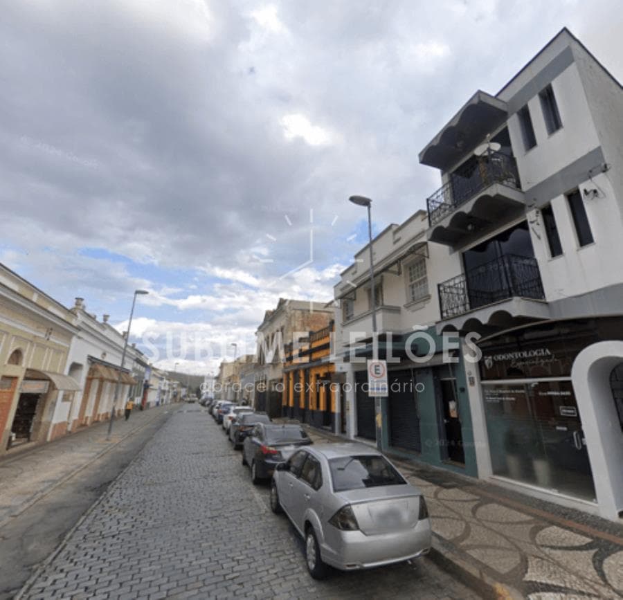 Foto 1 de 8: Comercial em leilão em Amparo - SP, bairro Centro — Terreno de 183m² | Benfeitoria Prédio residencial e comercial em Amparo