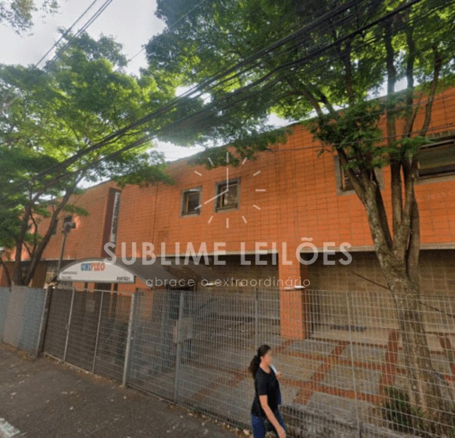 Foto 1 de 3: Terreno em leilão em Osasco - SP, bairro Continental — Terreno de 40.453m² | Constr. de 40.187m² Prédio em Osasco